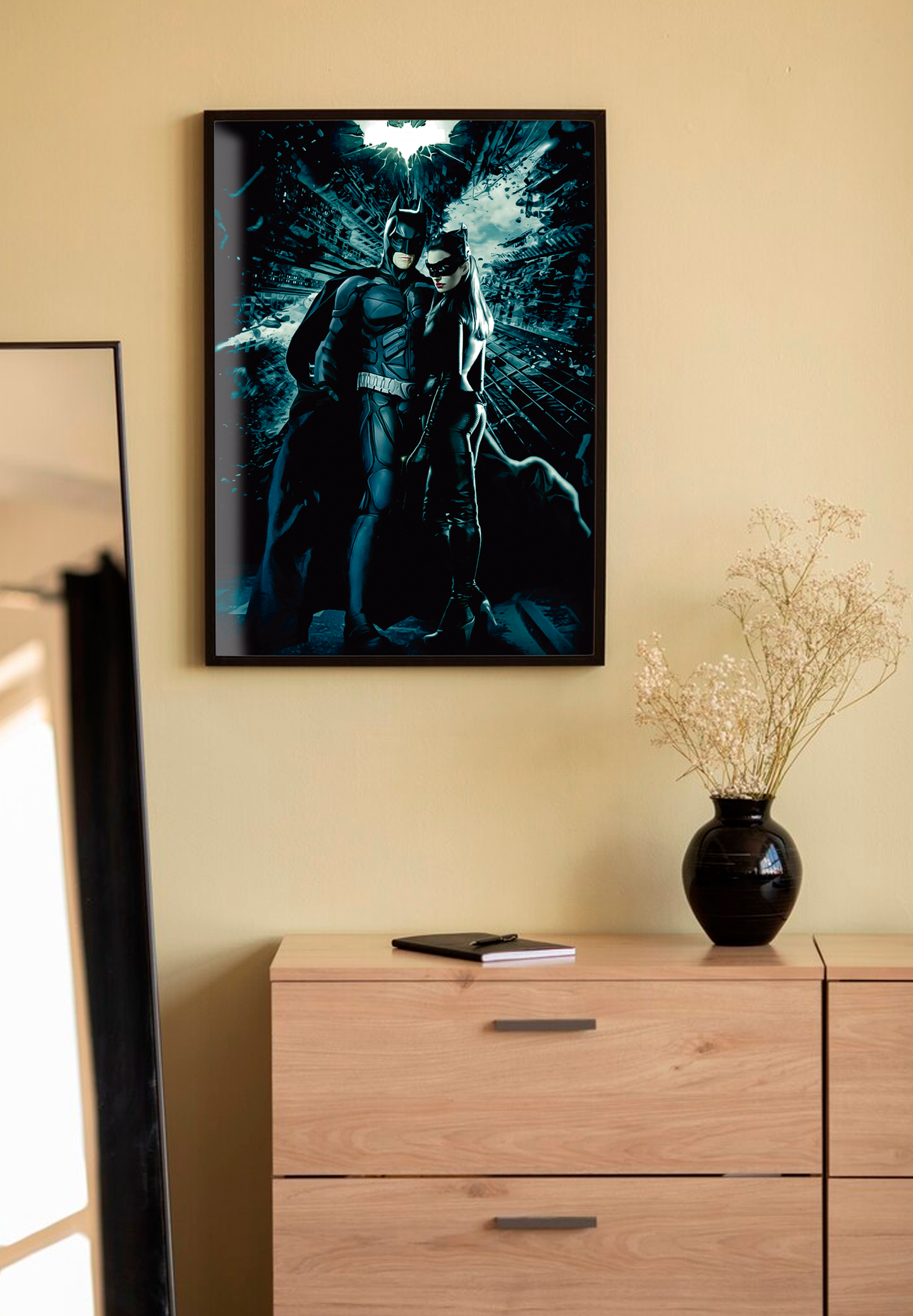 Imagen de arte decorativa con Batman y Batichica en tonos oscuros y azulados, estilo dinámico y heroico. Ideal para agregar un toque audaz.